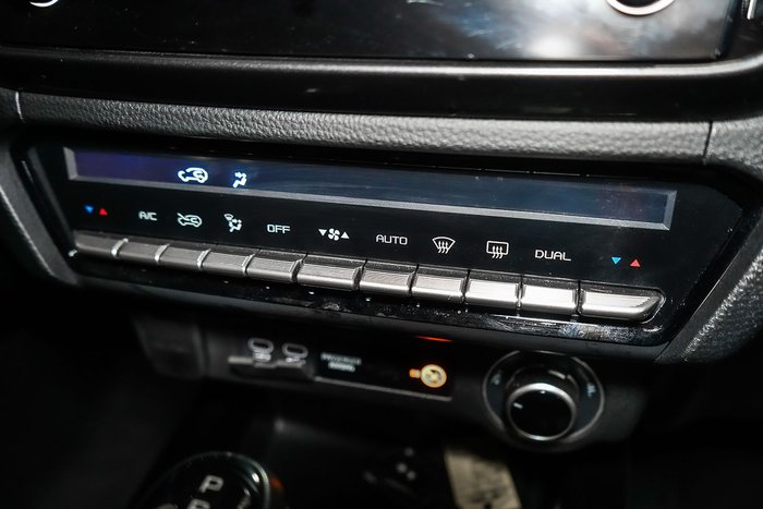 2025 Isuzu D-MAX BLADE