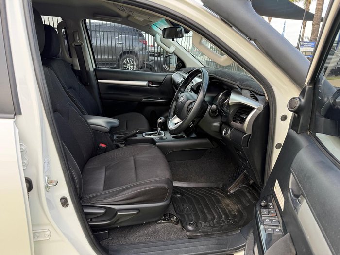 2021 Toyota Hilux SR5