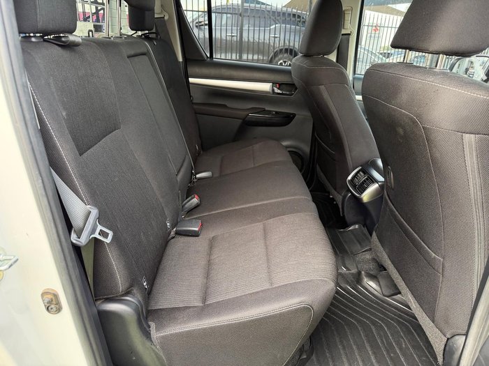 2021 Toyota Hilux SR5