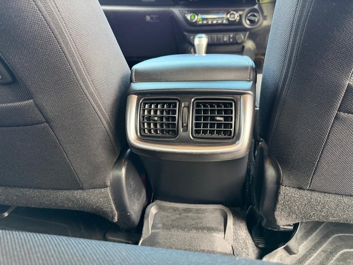 2021 Toyota Hilux SR5