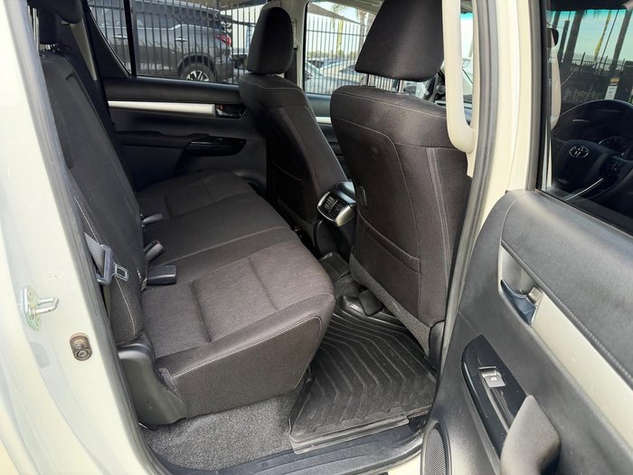 2021 Toyota Hilux SR5