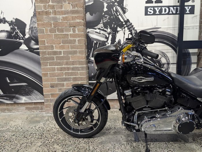 2020 Harley-Davidson Sport Glide 107 (FLSB) Softail Black
