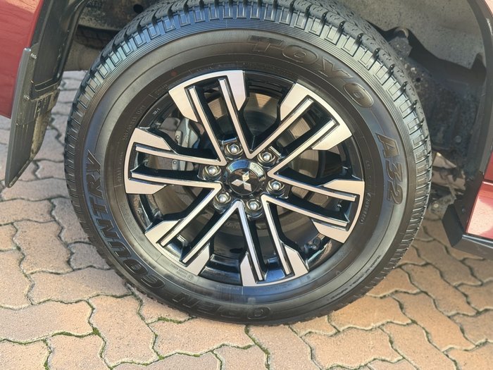 2022 Mitsubishi Pajero Sport Exceed