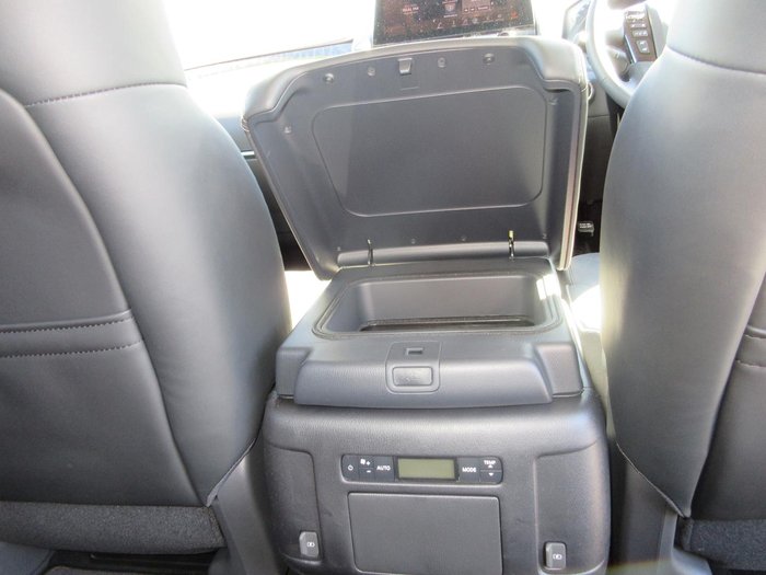 2025 Nissan Patrol Ti-L