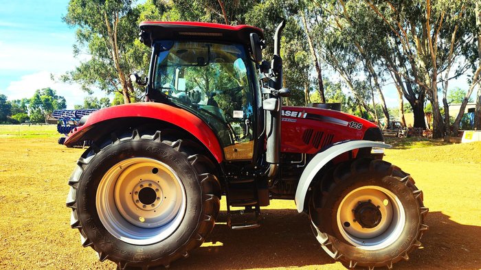 2026 CASE IH Maxxum 125 Red