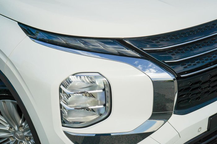 2022 Mitsubishi Outlander ES