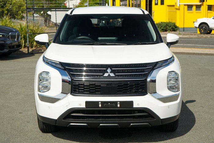 2022 Mitsubishi Outlander ES