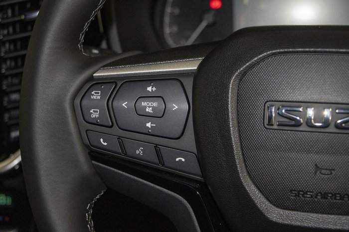 2025 Isuzu MU-X LS-T