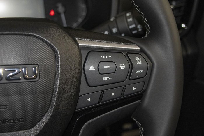 2025 Isuzu MU-X LS-T