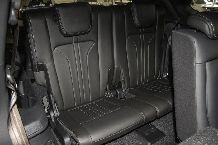 2025 Isuzu MU-X LS-T