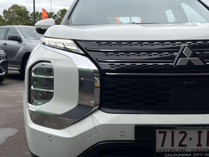 2023 Mitsubishi Outlander ES