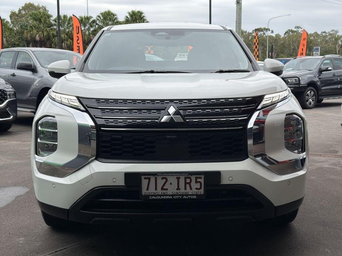 2023 Mitsubishi Outlander ES