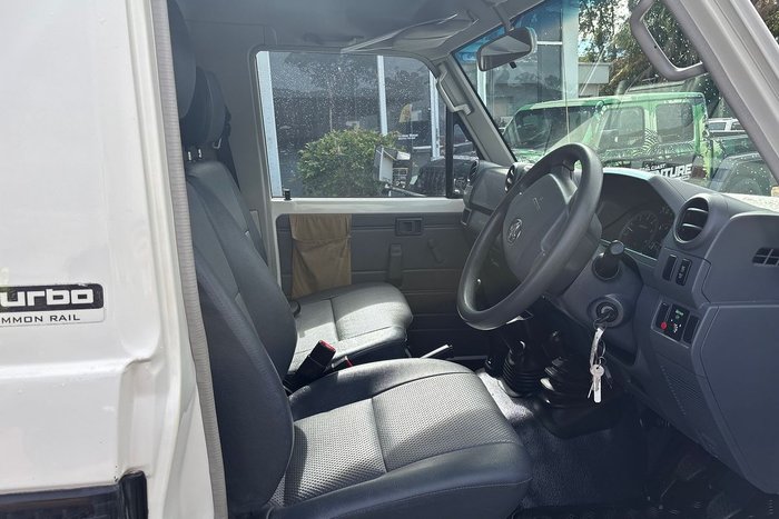 2013 Toyota Landcruiser GX