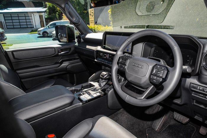 2024 Toyota Landcruiser GXL