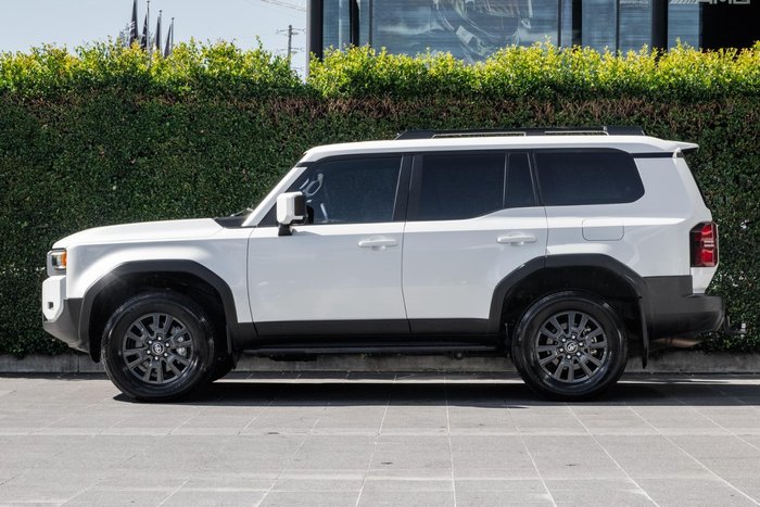 2024 Toyota Landcruiser GXL
