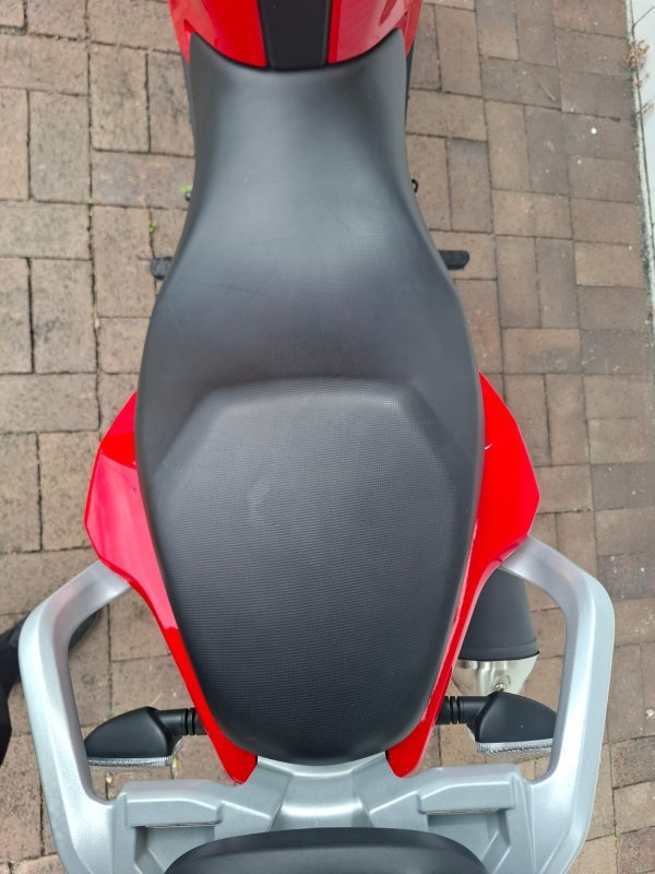 2019 BMW Motorrad G 310 R RED