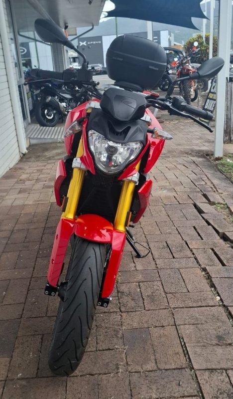 2019 BMW Motorrad G 310 R RED