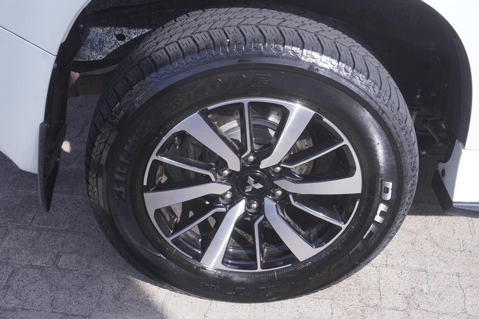 2016 Mitsubishi Pajero Sport Exceed