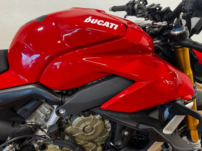2022 Ducati STREETFIGHTER V4 S RED