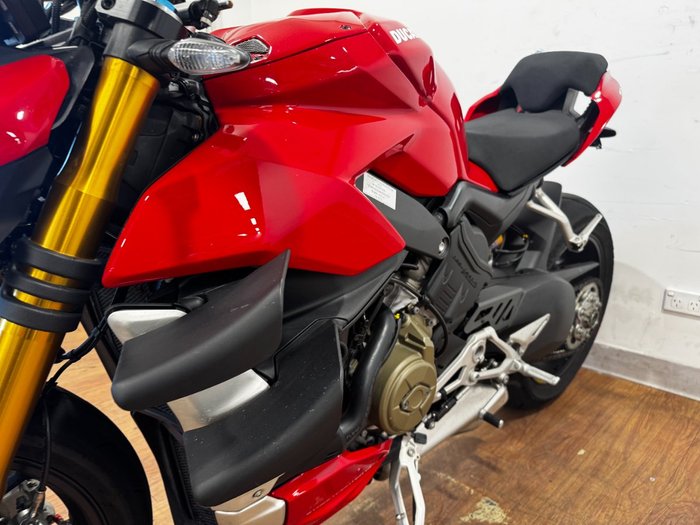 2022 Ducati STREETFIGHTER V4 S RED