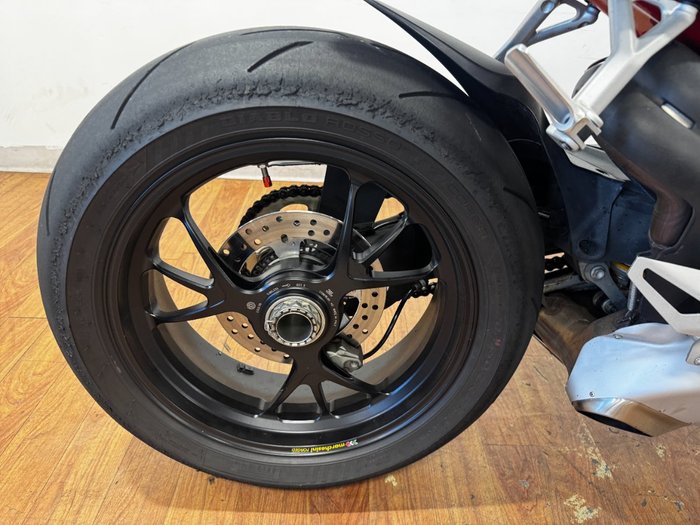 2022 Ducati STREETFIGHTER V4 S RED