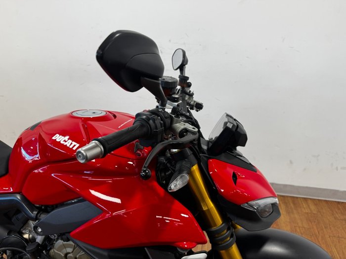 2022 Ducati STREETFIGHTER V4 S RED