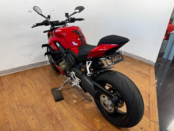 2022 Ducati STREETFIGHTER V4 S RED