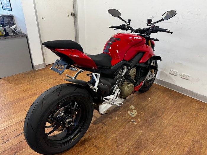 2022 Ducati STREETFIGHTER V4 S RED