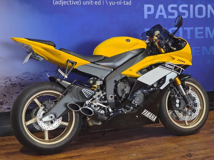 2015 Yamaha YZF-R6 Yellow