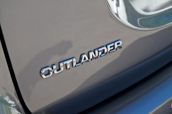 2021 Mitsubishi Outlander LS