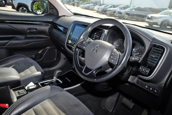 2021 Mitsubishi Outlander LS