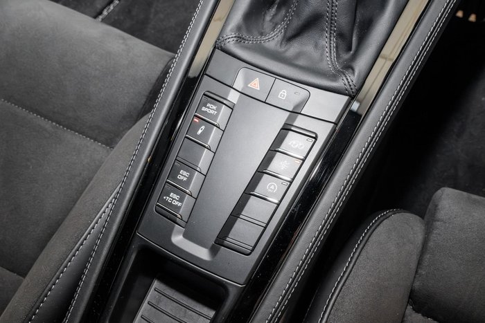 2024 Porsche 718 Cayman GT4 RS