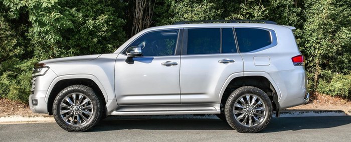 2022 Toyota Landcruiser Sahara ZX