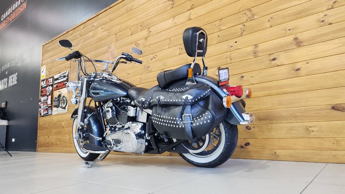 2015 HARLEY-DAVIDSON FLSTC HERITAGE SOFTAIL CLASSIC