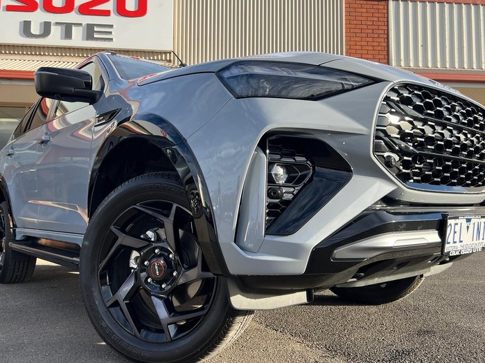 2025 Isuzu MU-X X-TERRAIN