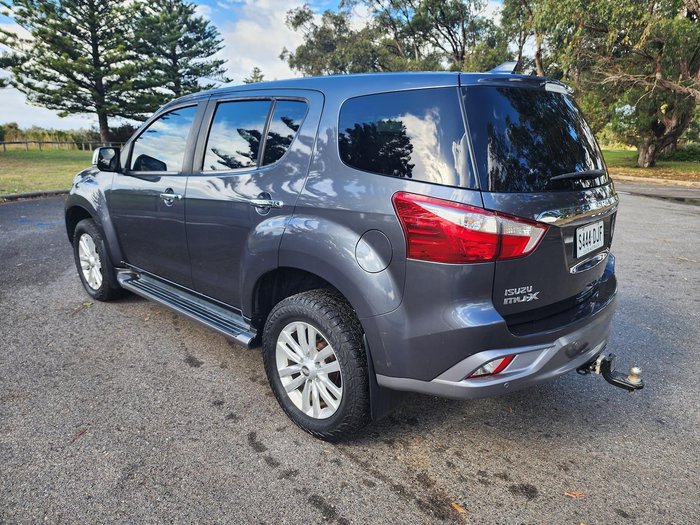 2017 Isuzu MU-X LS-U