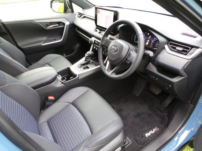 2025 Toyota RAV4 XSE