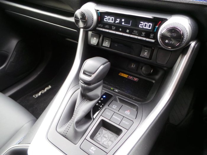 2025 Toyota RAV4 XSE