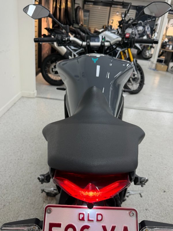 2022 YAMAHA MT-09A (MT-09) SILVER ICE/STORM GREY