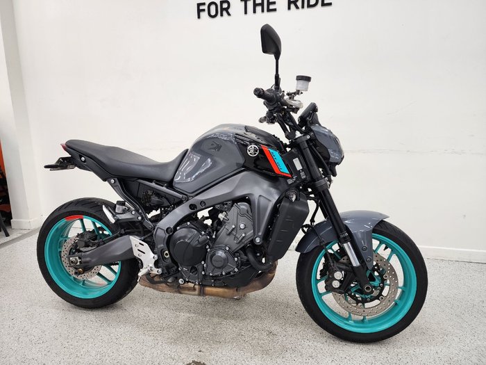 2022 YAMAHA MT-09A (MT-09) SILVER ICE/STORM GREY