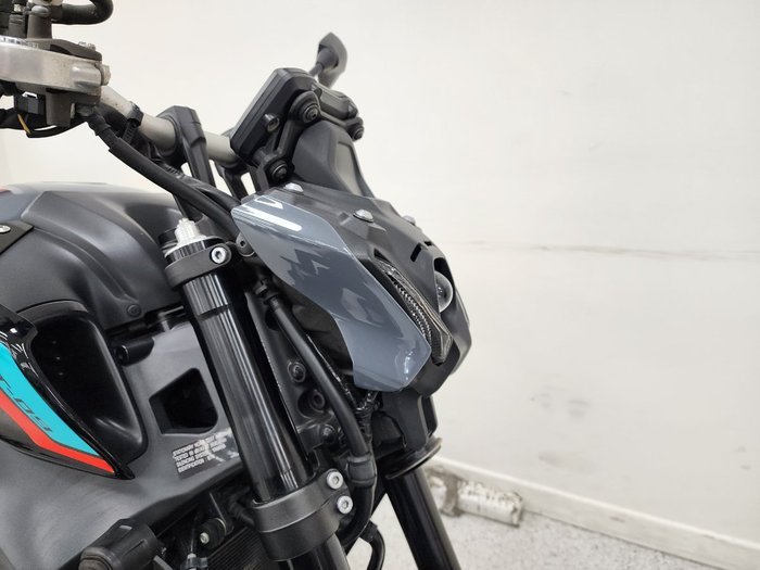 2022 YAMAHA MT-09A (MT-09) SILVER ICE/STORM GREY