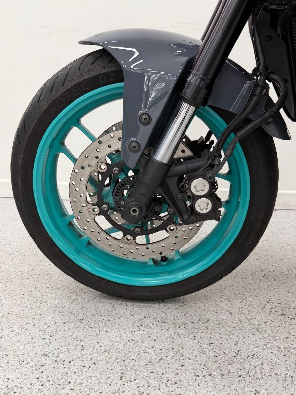 2022 YAMAHA MT-09A (MT-09) SILVER ICE/STORM GREY