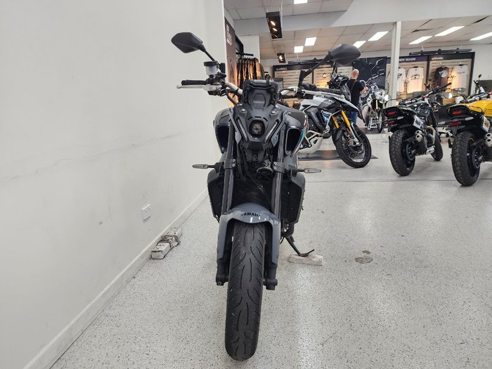 2022 YAMAHA MT-09A (MT-09) SILVER ICE/STORM GREY