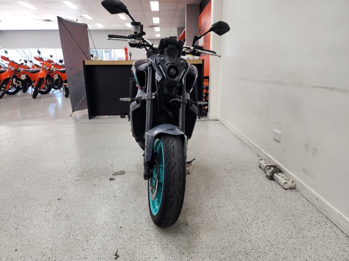 2022 YAMAHA MT-09A (MT-09) SILVER ICE/STORM GREY