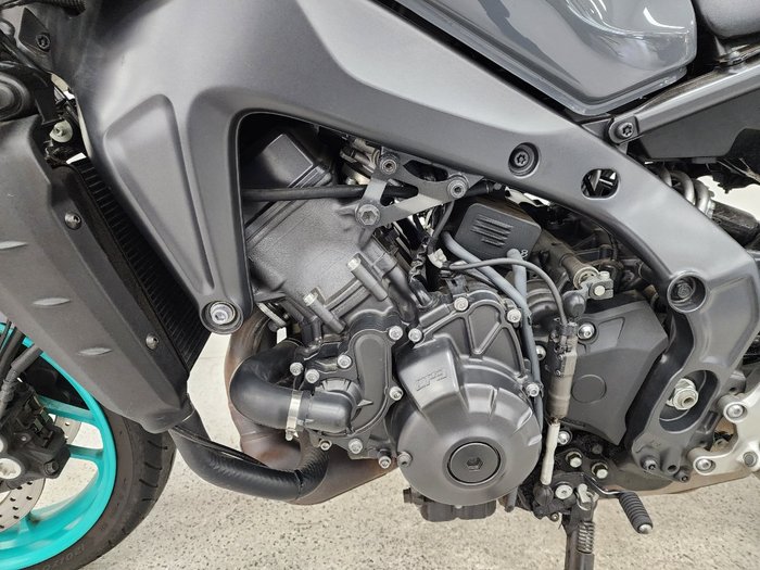 2022 YAMAHA MT-09A (MT-09) SILVER ICE/STORM GREY