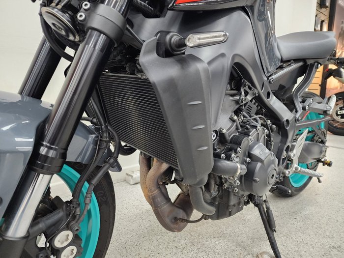 2022 YAMAHA MT-09A (MT-09) SILVER ICE/STORM GREY