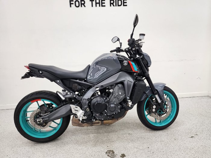 2022 YAMAHA MT-09A (MT-09) SILVER ICE/STORM GREY