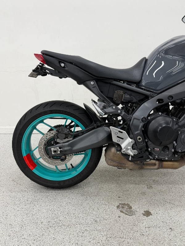 2022 YAMAHA MT-09A (MT-09) SILVER ICE/STORM GREY