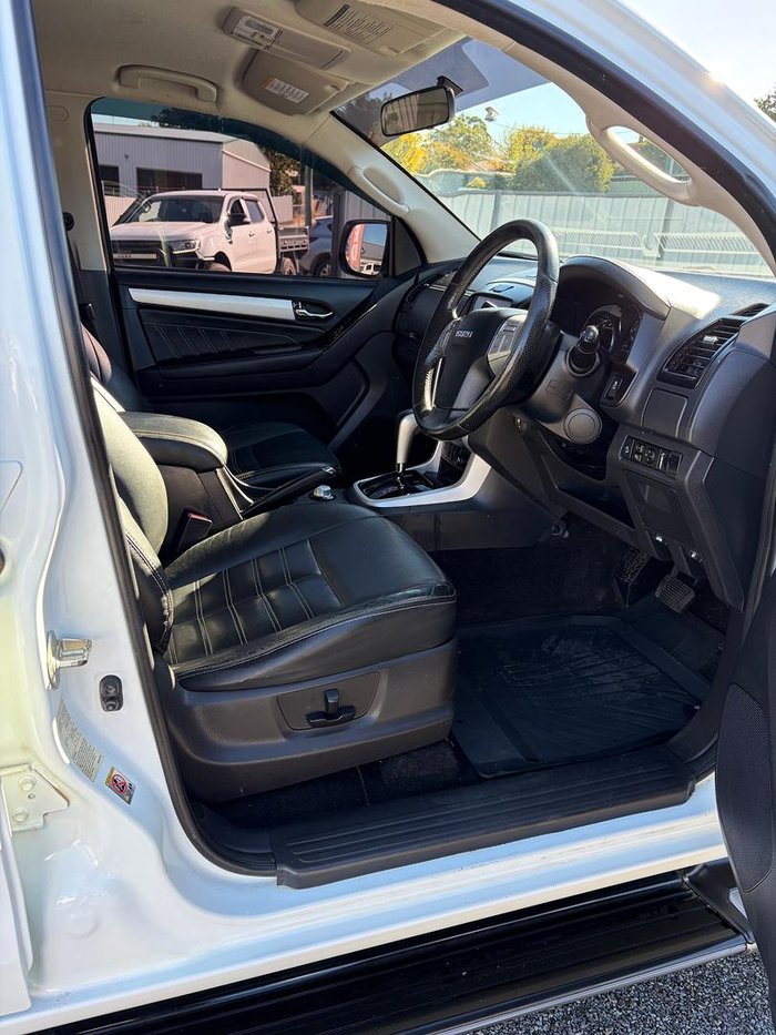 2017 Isuzu MU-X LS-T