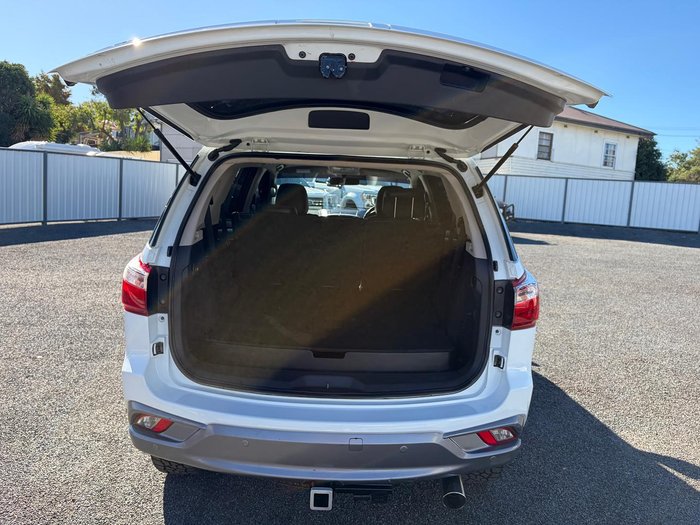 2017 Isuzu MU-X LS-T